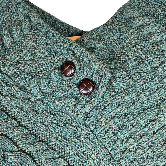 NEW Aran Woollen Mills Cable Knit Merino Wool Poncho Connermara Green Ireland - Picture 3 of 9